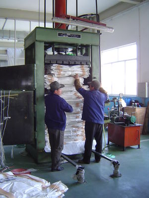 شراء المواد الكيميائية فيبك شهادة قدرة الأمم المتحدة حقيبة كبيرة تصل إلى 3000lbs online manufacture